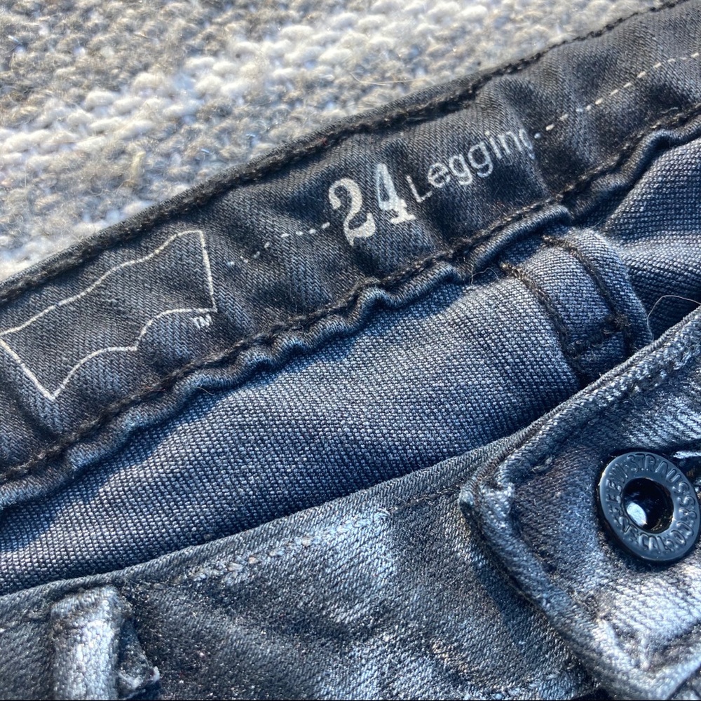 Silver Skinny Levi’s - Picture 5 of 10